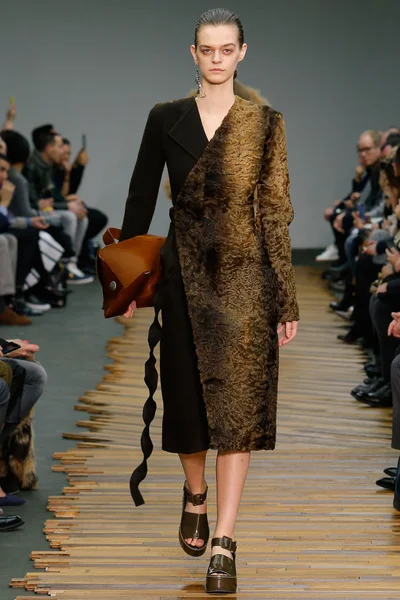 Look 38